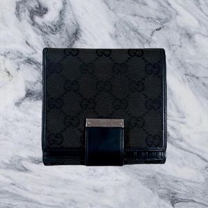 Authentic used GUCCI GG Black Canvas
Leather wallet ~ Italy supreme.